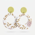 Ronde Oorbellen met Elegante bloemenprint. Earrings by Tina